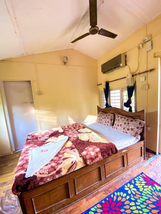 Nature Safari Camp Chitwan Exterior photo